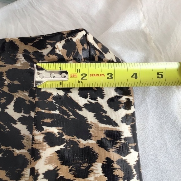 Bath & Body Works leopard print cosmetics tote. - Picture 16 of 16